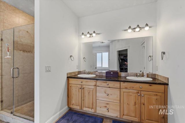 2229 W Rock Creek Dr., Nampa, ID 83686