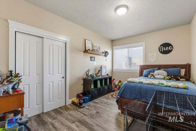 2229 W Rock Creek Dr., Nampa, ID 83686