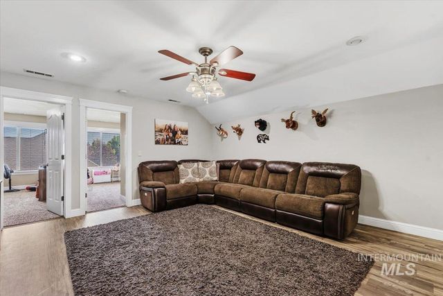 2229 W Rock Creek Dr., Nampa, ID 83686