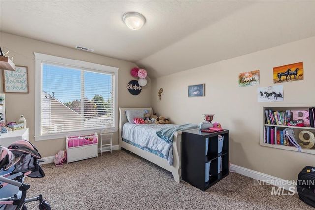2229 W Rock Creek Dr., Nampa, ID 83686