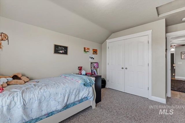 2229 W Rock Creek Dr., Nampa, ID 83686