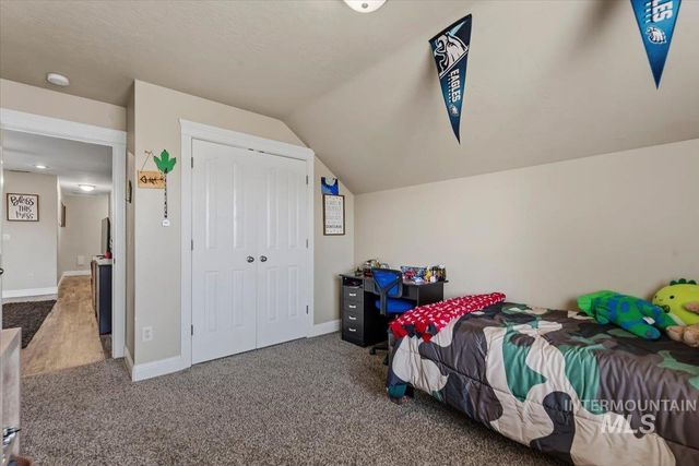 2229 W Rock Creek Dr., Nampa, ID 83686