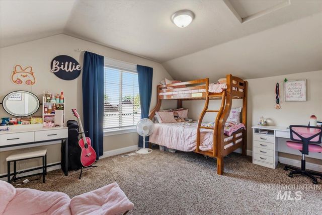 2229 W Rock Creek Dr., Nampa, ID 83686