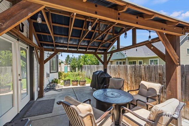 2229 W Rock Creek Dr., Nampa, ID 83686