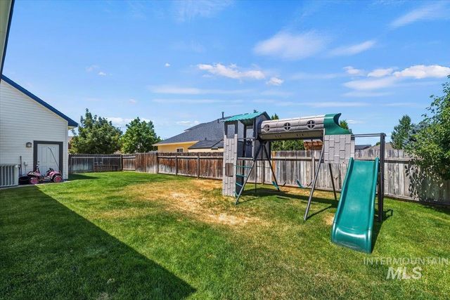 2229 W Rock Creek Dr., Nampa, ID 83686