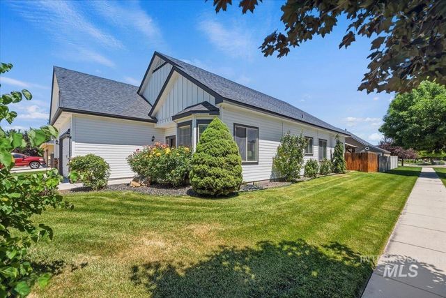 2229 W Rock Creek Dr., Nampa, ID 83686