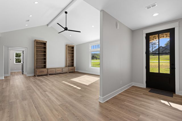 125 CR 387D, Henderson, TX 75654