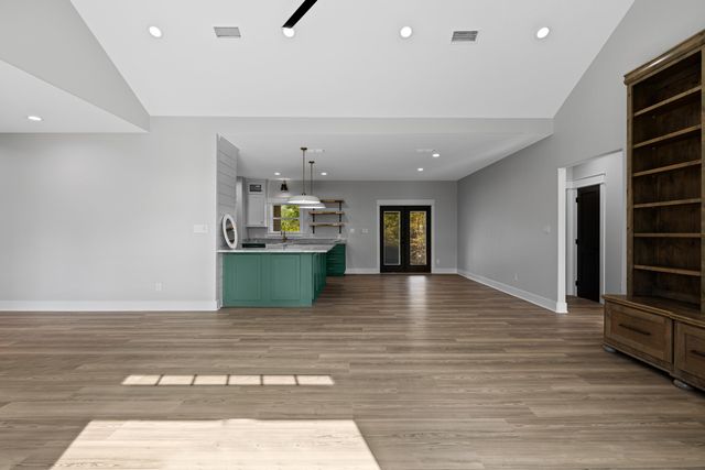 125 CR 387D, Henderson, TX 75654