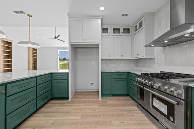 125 CR 387D, Henderson, TX 75654