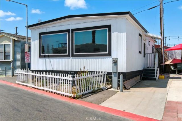 1900 Artesia Blvd 4, Torrance, CA 90504