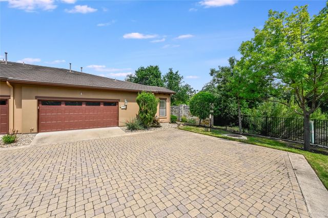 104 Rivalto CIR 1, Lakeway, TX 78734