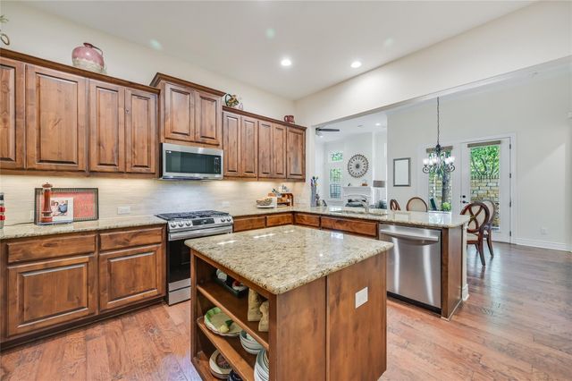 104 Rivalto CIR 1, Lakeway, TX 78734