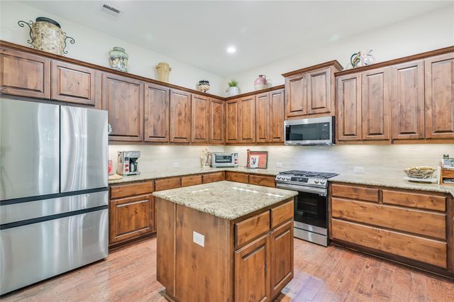 104 Rivalto CIR 1, Lakeway, TX 78734