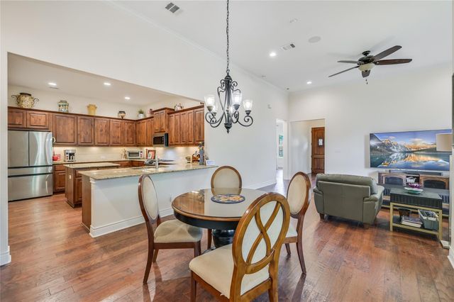 104 Rivalto CIR 1, Lakeway, TX 78734