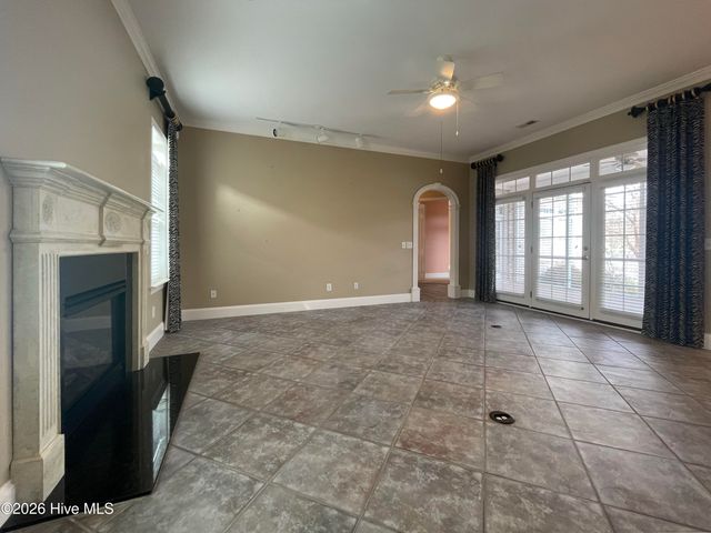 4300 Peninsula Point, Greenville, NC 27834