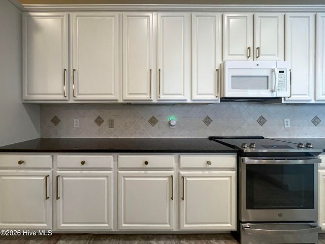 4300 Peninsula Point, Greenville, NC 27834