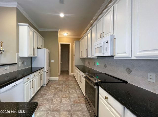 4300 Peninsula Point, Greenville, NC 27834