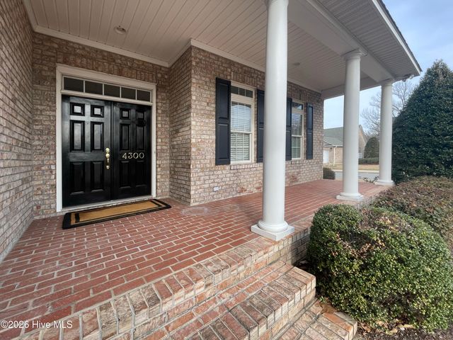 4300 Peninsula Point, Greenville, NC 27834