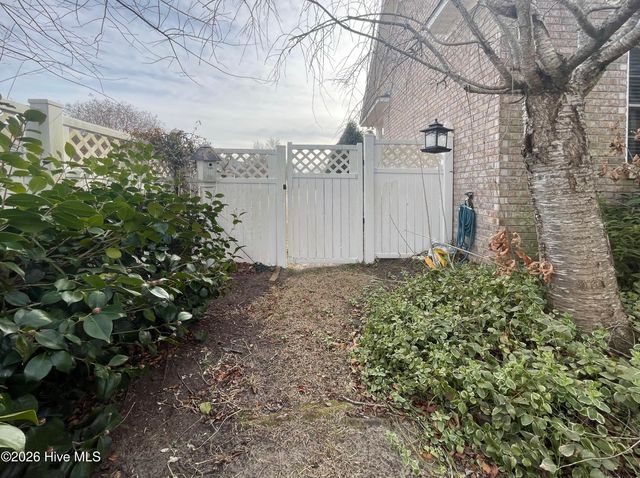 4300 Peninsula Point, Greenville, NC 27834