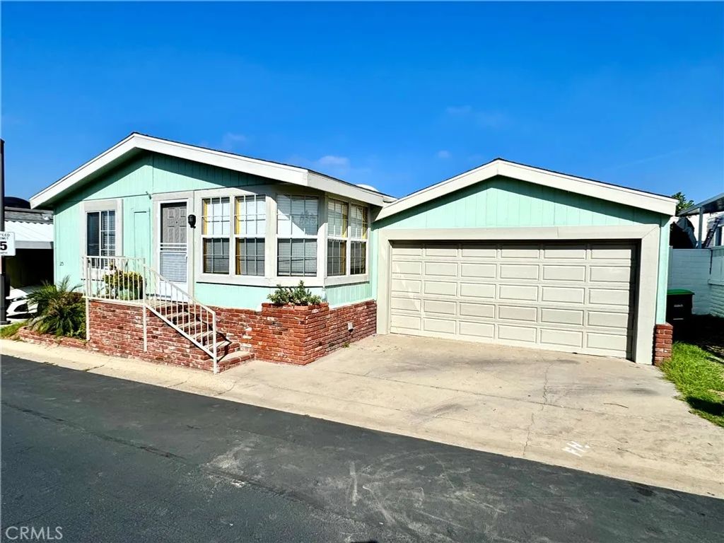 23301 Ridge Route 175, Laguna Hills, CA 92653