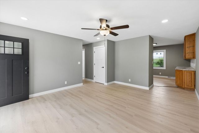 1332 Golden Valley Drive, Bettendorf, IA 52722