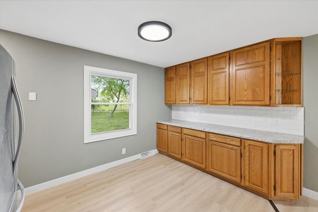 1332 Golden Valley Drive, Bettendorf, IA 52722