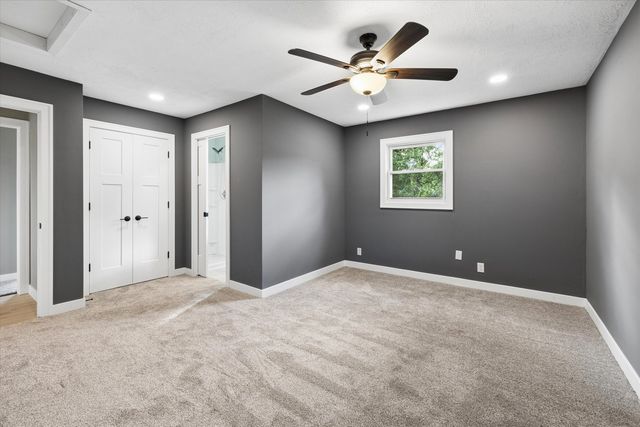 1332 Golden Valley Drive, Bettendorf, IA 52722