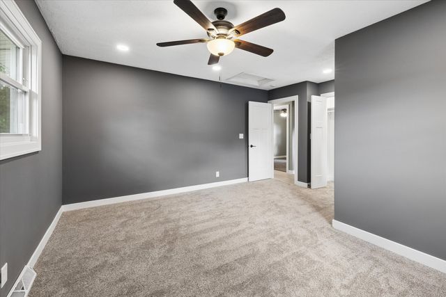 1332 Golden Valley Drive, Bettendorf, IA 52722