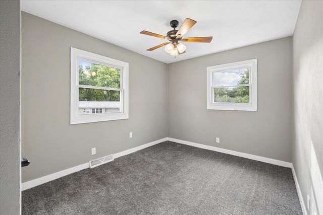 1332 Golden Valley Drive, Bettendorf, IA 52722
