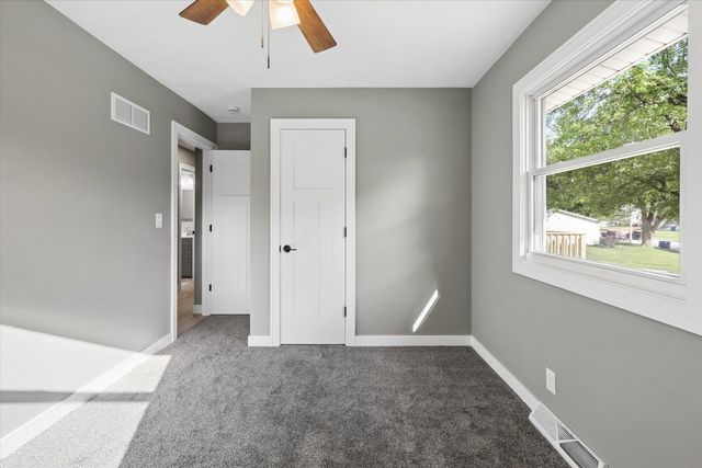 1332 Golden Valley Drive, Bettendorf, IA 52722