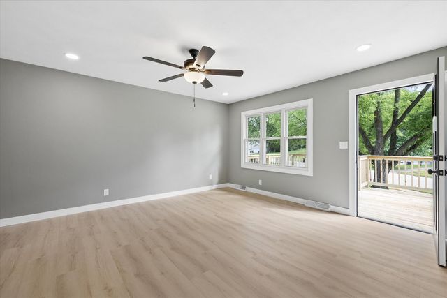 1332 Golden Valley Drive, Bettendorf, IA 52722