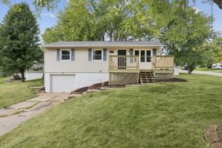 1332 Golden Valley Drive, Bettendorf, IA 52722