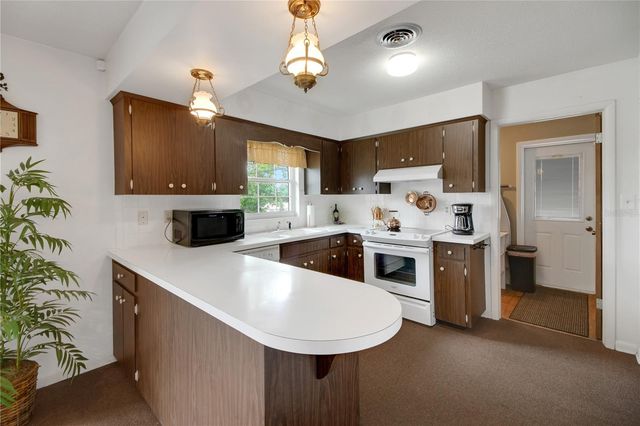 2214 TOPPING PLACE, Eustis, FL 32726