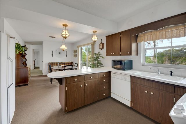 2214 TOPPING PLACE, Eustis, FL 32726