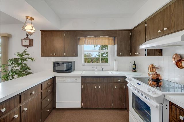 2214 TOPPING PLACE, Eustis, FL 32726
