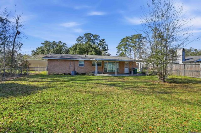 1414 Clinton Dr, Denham Springs, LA 70726