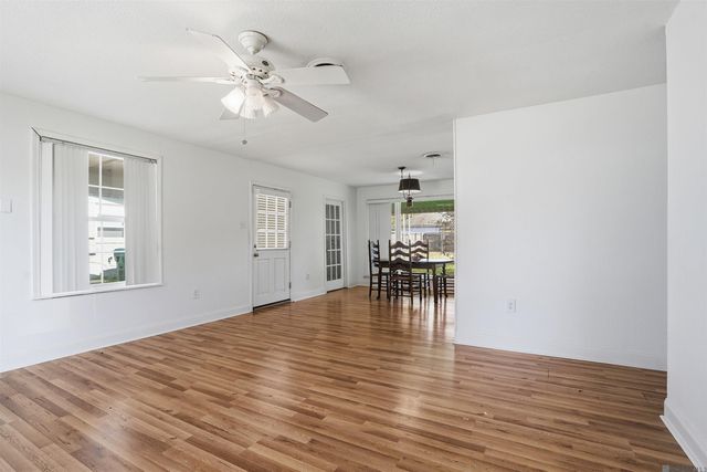 1414 Clinton Dr, Denham Springs, LA 70726