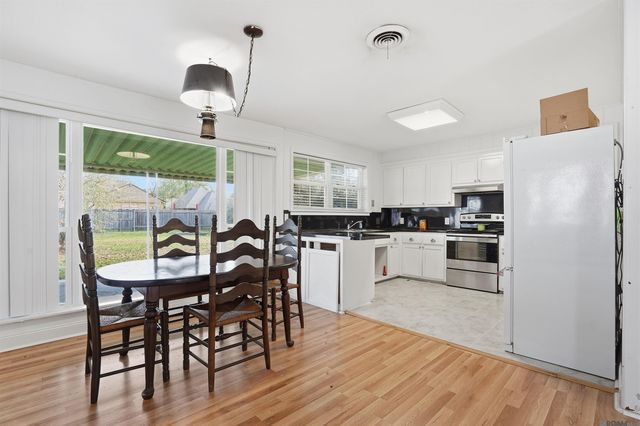 1414 Clinton Dr, Denham Springs, LA 70726