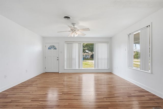 1414 Clinton Dr, Denham Springs, LA 70726