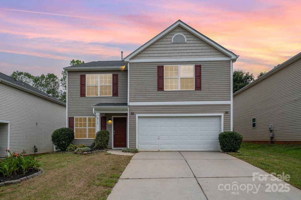 9718 Eagle Feathers Drive, Charlotte, NC 28214