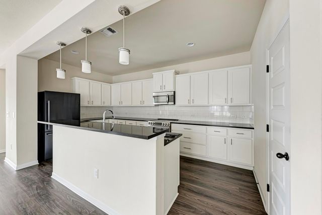 9813 Eloquence DR, Manor, TX 78653