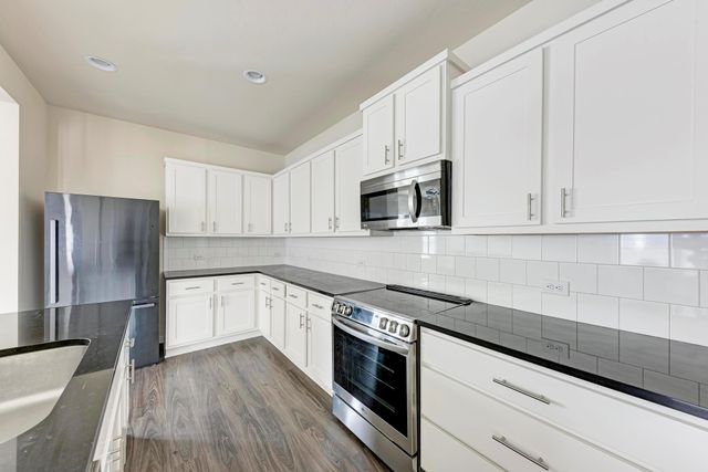 9813 Eloquence DR, Manor, TX 78653