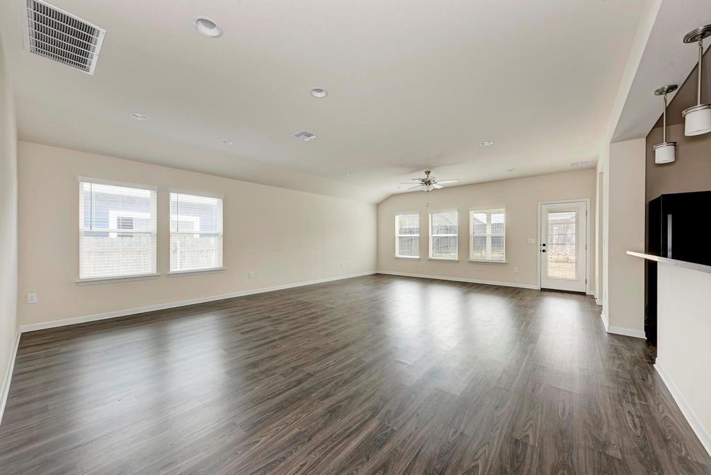 9813 Eloquence DR, Manor, TX 78653