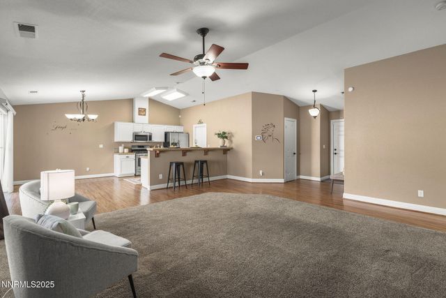 1362 Kim Place, Minden, NV 89423