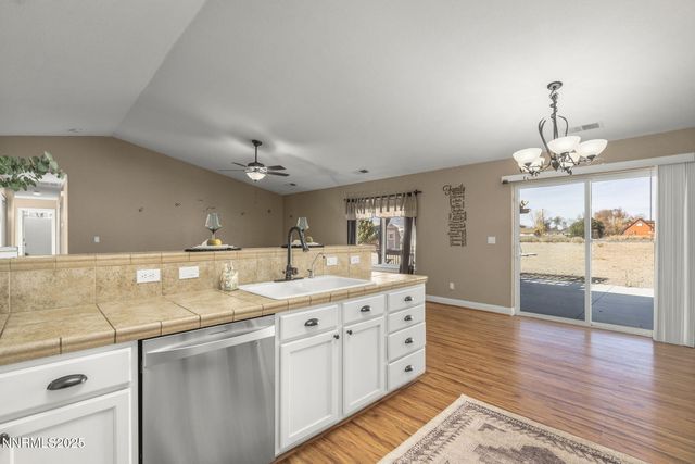 1362 Kim Place, Minden, NV 89423