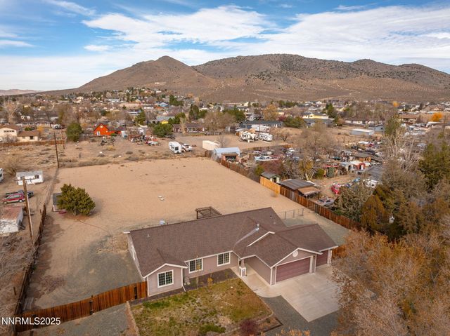 1362 Kim Place, Minden, NV 89423