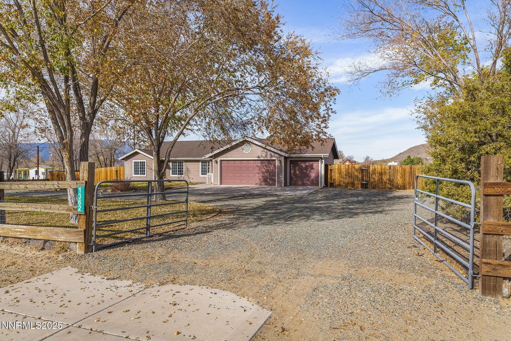 1362 Kim Place, Minden, NV 89423