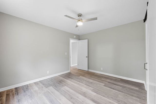 800 Helton Dr, Clarksville, TN 37042