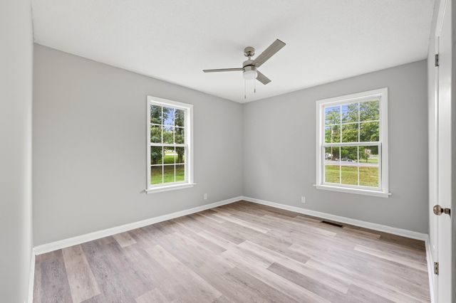 800 Helton Dr, Clarksville, TN 37042