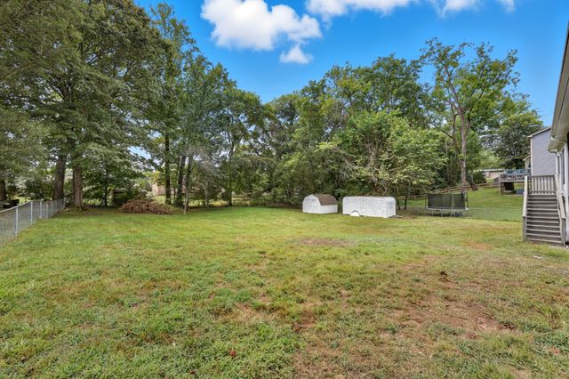 800 Helton Dr, Clarksville, TN 37042